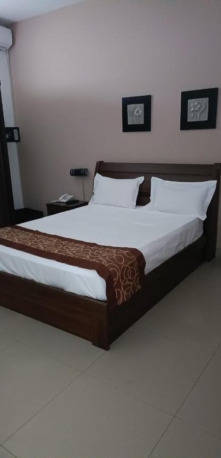 Hotel La Grillade Moroni Ngoại thất bức ảnh