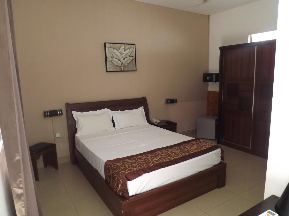 Hotel La Grillade Moroni Ngoại thất bức ảnh